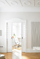 Стальной трубчатый радиатор Zehnder Charleston Completto 2200/04 V001 RAL 9016 1/2", нижний, белый, с креплением 