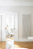 Стальной трубчатый радиатор Zehnder Charleston 2200/08 №1270 RAL 9016 1/2", боковой, белый, с креплением 