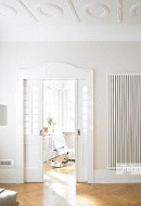 Стальной трубчатый радиатор Zehnder Charleston Completto 2200/06 V001 RAL 9016 1/2", нижний, белый, с креплением 